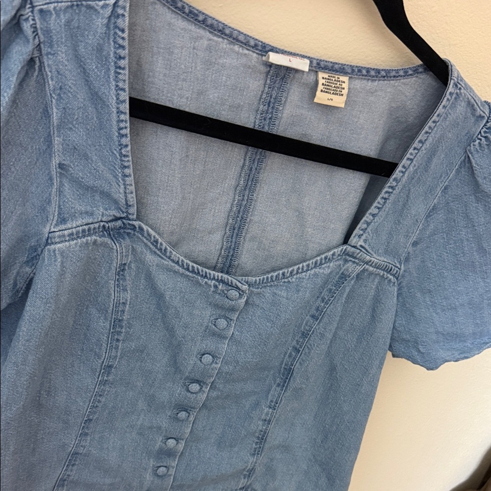 LEVI’S LIGHT BLUE TOP - Picture 5 of 6